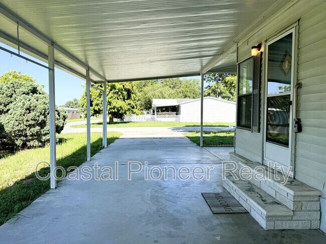 Building Photo - 4550 Charter St