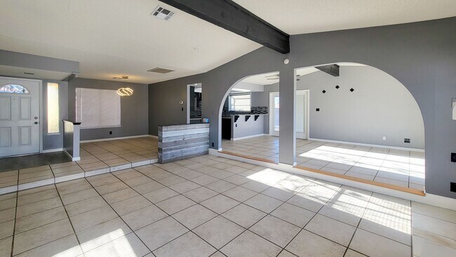 Building Photo - 8525 Del Rey Ave