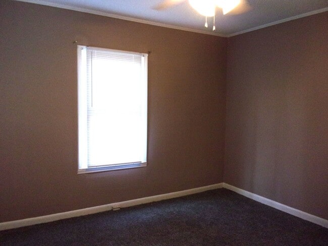 Building Photo - 2 Bedroom 1 Bath Home with Additional Room in Downtown Rock Hill