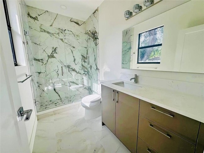 Building Photo - 4106 N Thatcher Ave