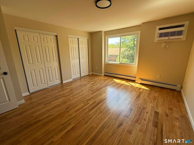 Building Photo - 1001 Old Colony Rd