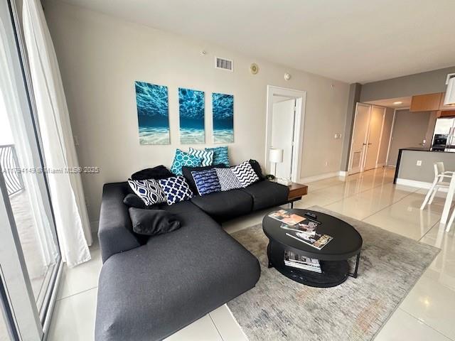 Primary Photo - 1750 N Bayshore Dr