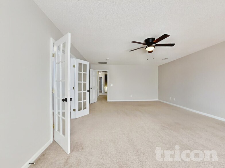 Building Photo - 226 Linden Rd