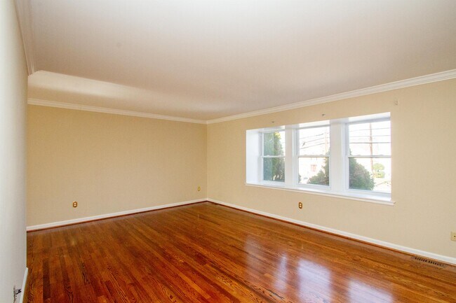 Building Photo - 13308 Fort Washington Rd