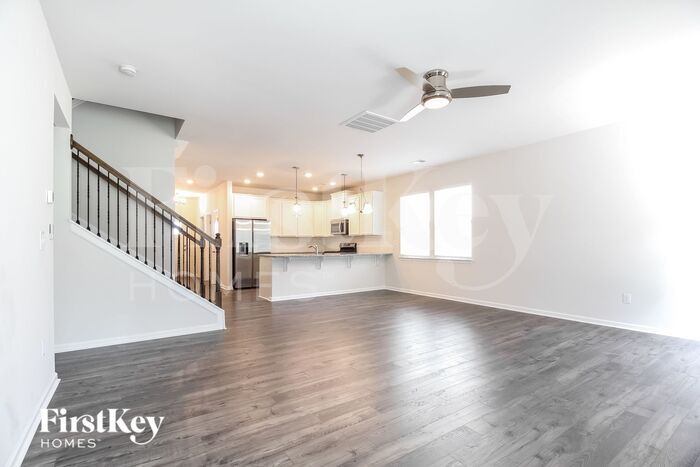 Building Photo - 1205 Mission Hill Ln