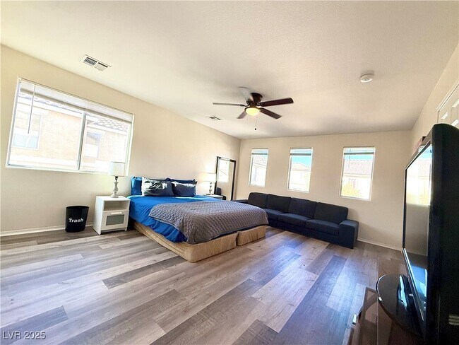 Building Photo - 3817 Bayamon St