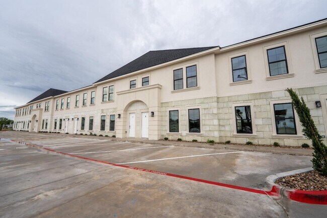 Building Photo - 3229 E Grimes St