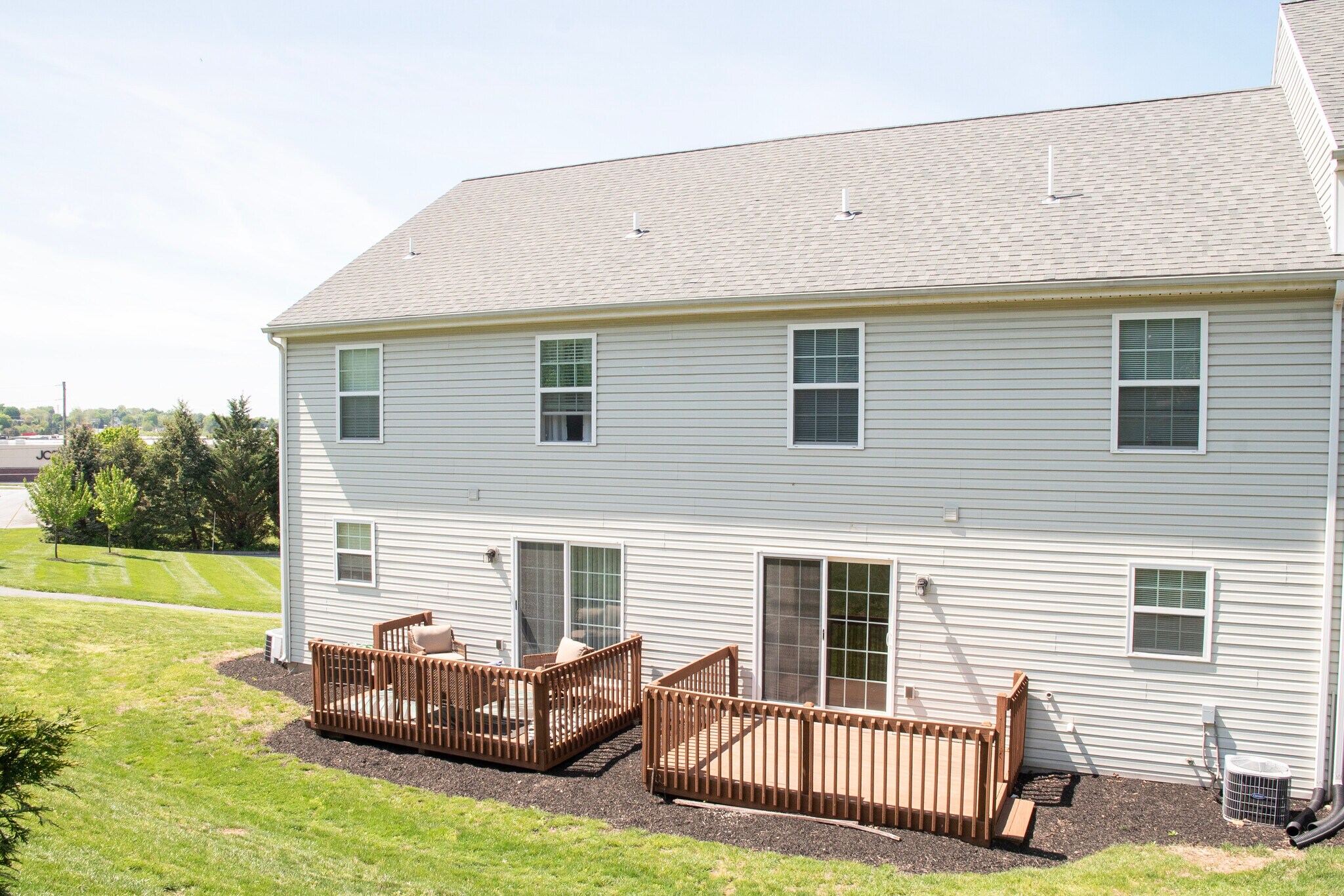 Building Photo - 635 Winding Ln