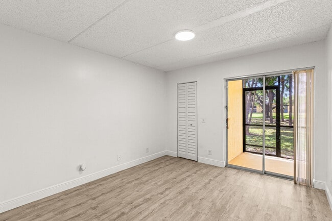 Building Photo - 507 Meadows Cir