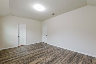Building Photo - 5619 Long Arbor Ln