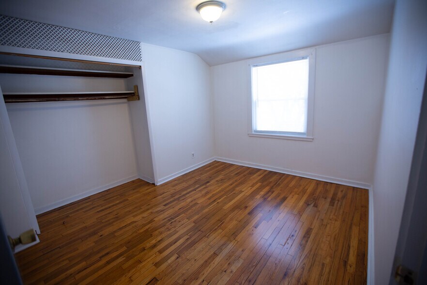 Bedroom 1 - 17 Caldwell Pl