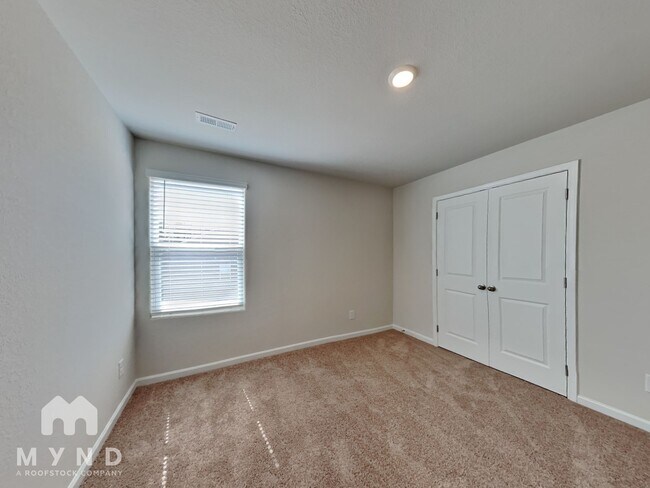 Building Photo - 349 Taverners Ln