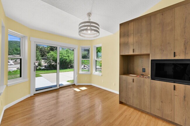 Building Photo - 5108 E Wolf Rdg Cir