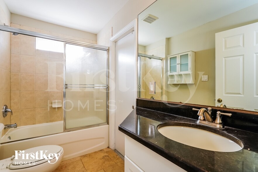 Building Photo - 3919 3rd St W