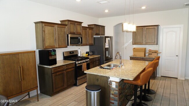 Building Photo - 7341 Eagle Vista Dr