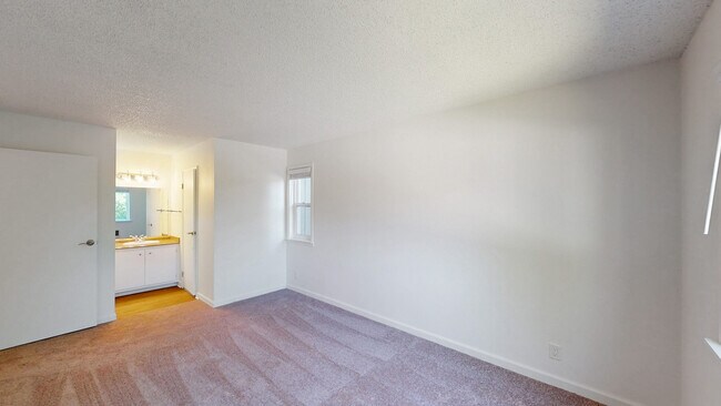 Building Photo - 401 Ignacio Blvd