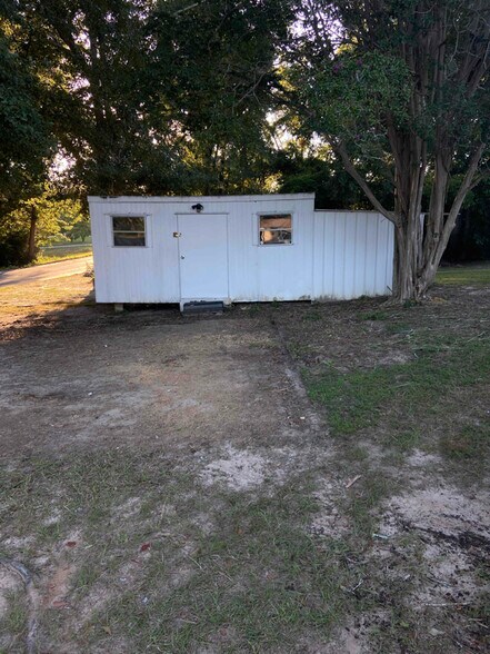 Building Photo - 202 James Loop