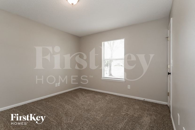 Building Photo - 1000 Hanover Ln