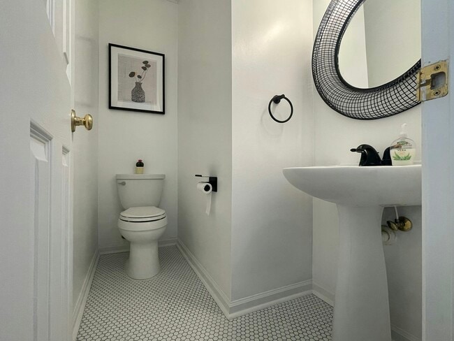 Building Photo - 2428 Havershire Dr