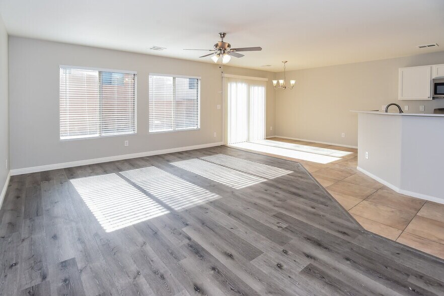 Building Photo - 6517 Coffeeville Creek Dr