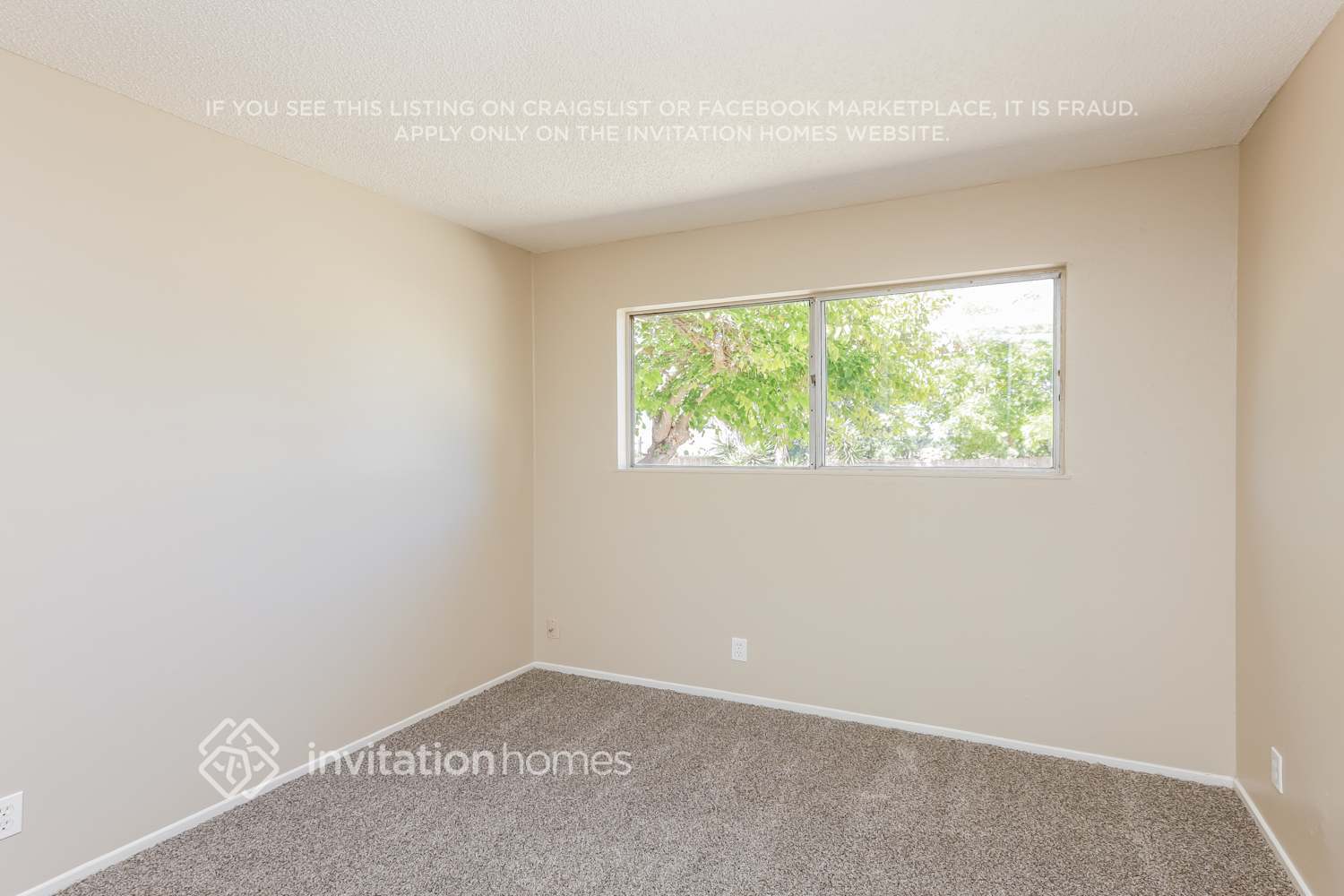 Building Photo - 525 Falcon Dr