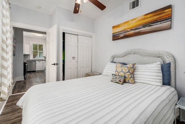 Building Photo - 2015 37th St