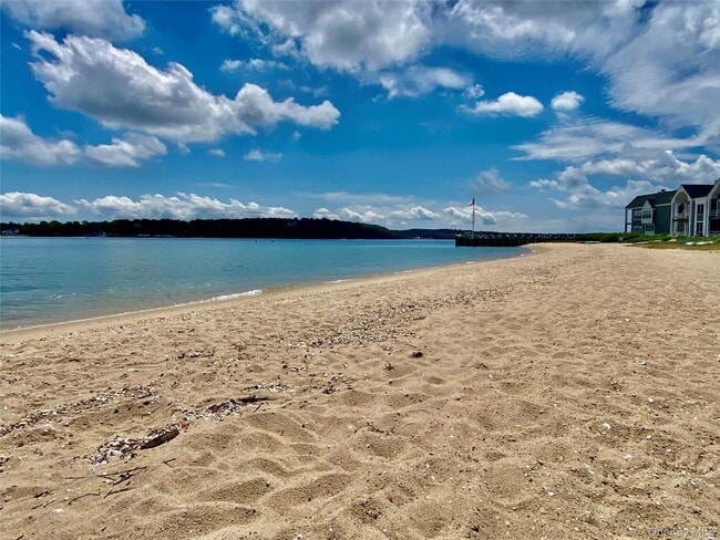 Building Photo - 427 4th St