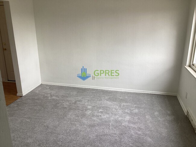 Building Photo - 9210-9212 Florida Ave.