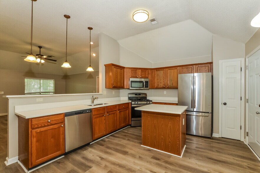 Building Photo - 7100 Hunter's Horn Dr