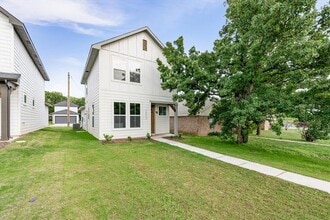 Building Photo - 1226 Elm Ct