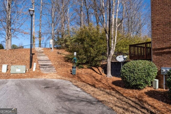 Building Photo - 2117 Wylmoor Way