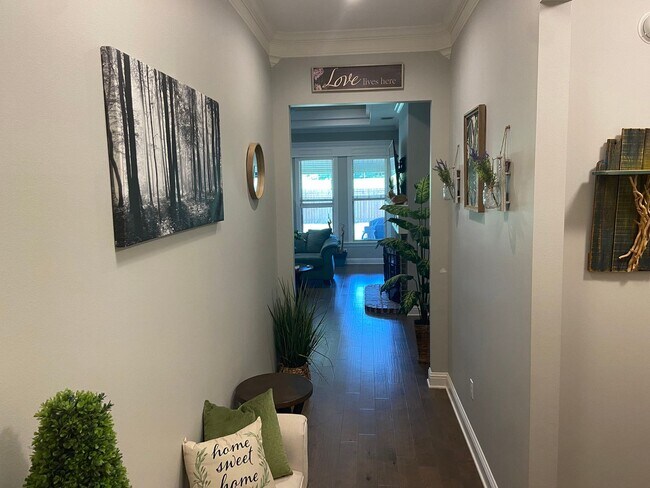 Building Photo - 166 Cullom Dr