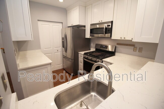 Building Photo - 12913 Alton Square