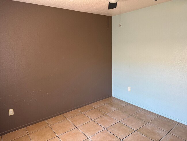 Building Photo - Enjoy this Fully Fenced San Luis Home