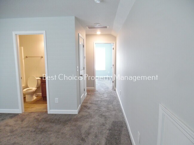 Building Photo - 1386 Romany Ct