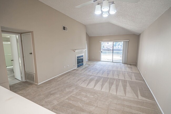 Building Photo - COMING SOON! Las Ventanas Community 2 Bedroom Condo in Valencia!