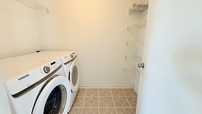 Building Photo - 15251 Tyler Mill Dr