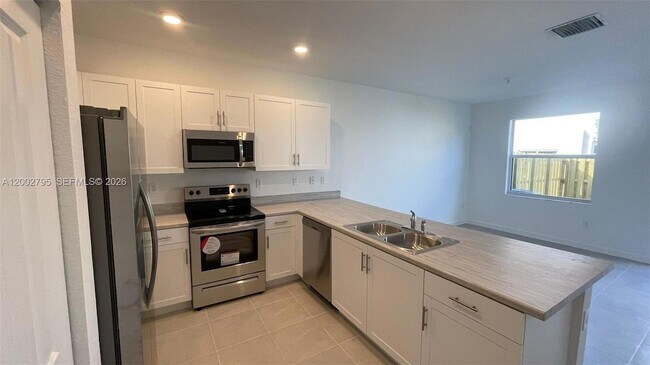 Building Photo - 1844 SE 27th Rd