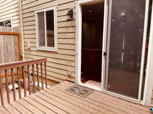 Building Photo - 16224 NW Fescue Ct