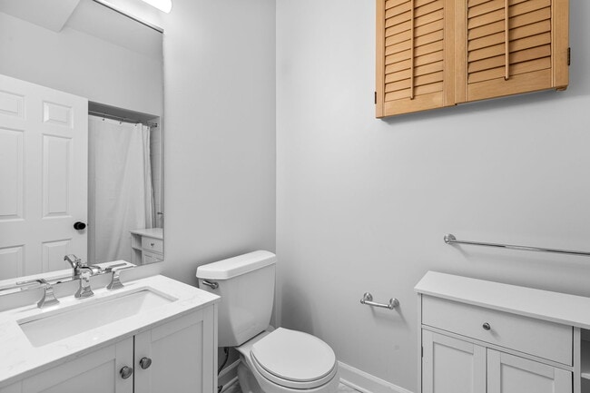 Building Photo - 2725 N Magnolia Ave