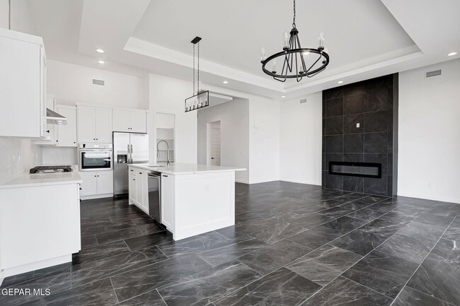 Building Photo - 921 Ada Ln