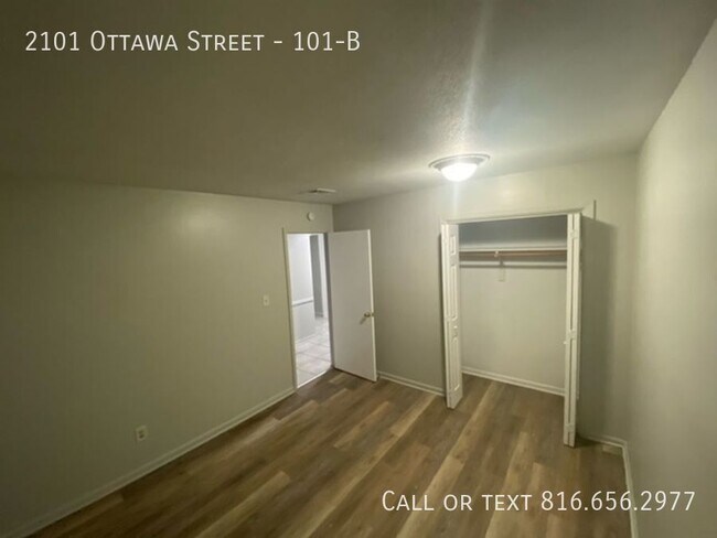 Building Photo - 2101 Ottawa St