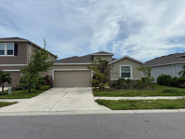 Primary Photo - 3 Bedroom 2.5 Bath Single Family Home Prom...
