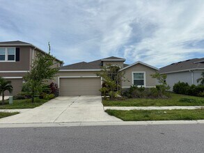 Building Photo - 3 Bedroom 2.5 Bath Single Family Home Promenade Estates