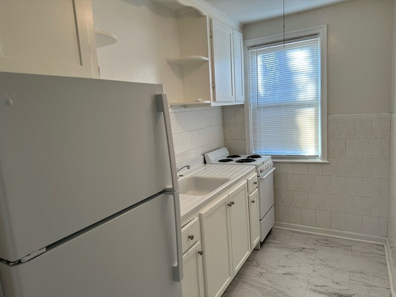 Building Photo - 3 Corbin Ct