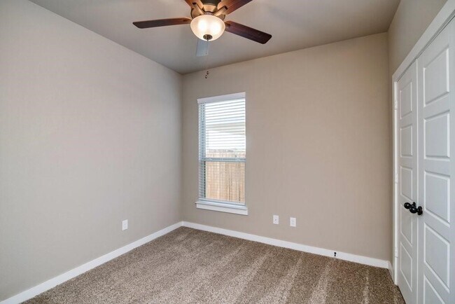 Building Photo - 25540 Starling Ln