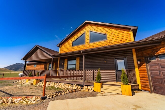 Building Photo - 67 Cowboy Wy