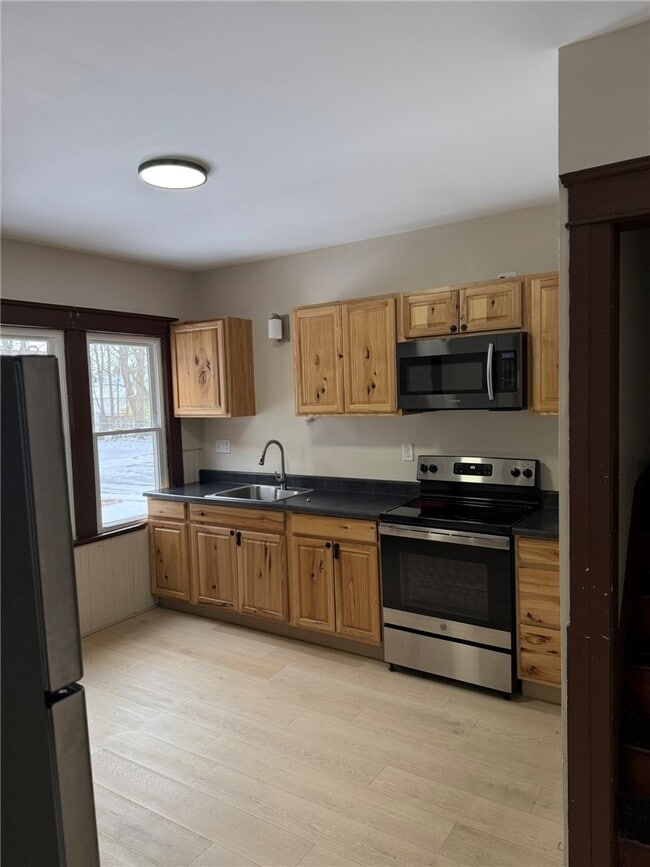 Building Photo - 414 Walnut St