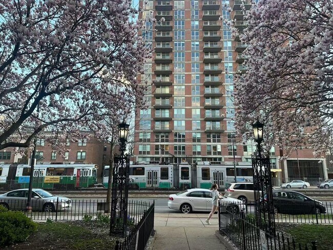 Building Photo - 2001 Commonwealth Ave