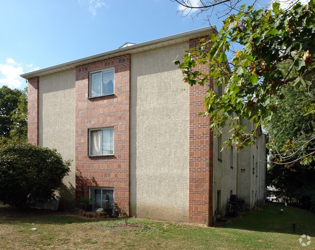 Building Photo - Granite Court